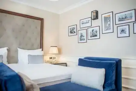 Boutique La Roche - 90