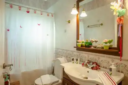 Stamatakis Boutique Studios - 132