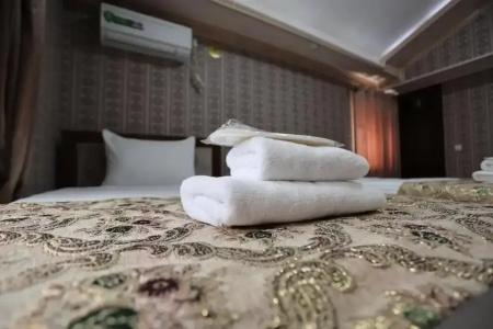Hilton Plaza 777 - 67