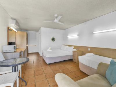 Camden Motor Inn - 26