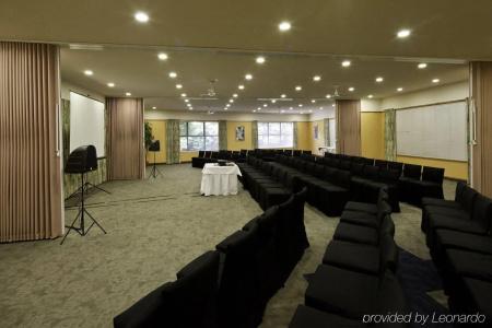 Distinction & Conference Centre - 25