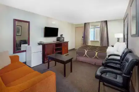 Super 8 by Wyndham by the Falls - 42