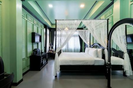 De Phanakron Boutique - 145