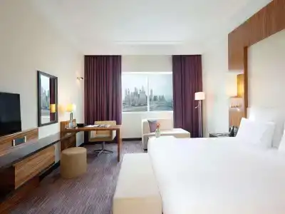Pullman Dubai Jumeirah Lakes Towers - 5