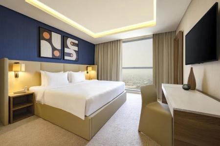 Fraser Suites West Bay - 51