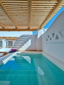 Zefi & Suites - 236