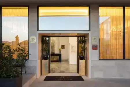Corner - 17