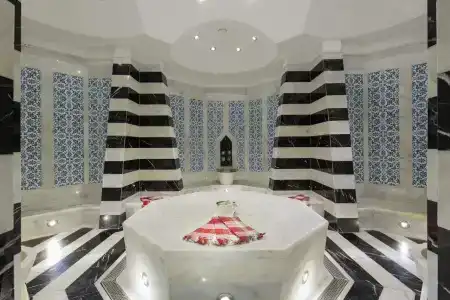 DoubleTree by Hilton Kusadasi - 19