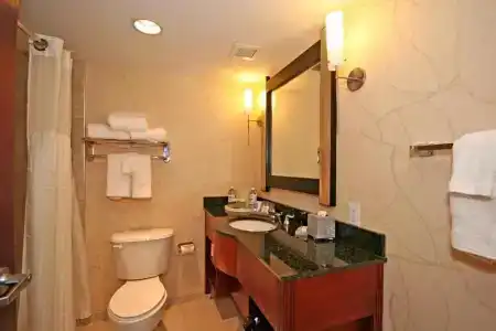 DoubleTree by Hilton - 19