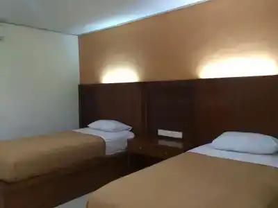 Suka Beach Inn - 37