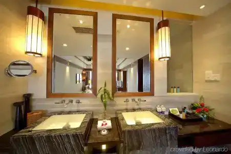 Crowne Plaza Danang - 13