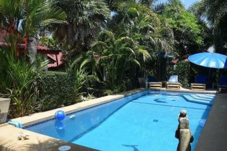 Sanuk bungalows - 15