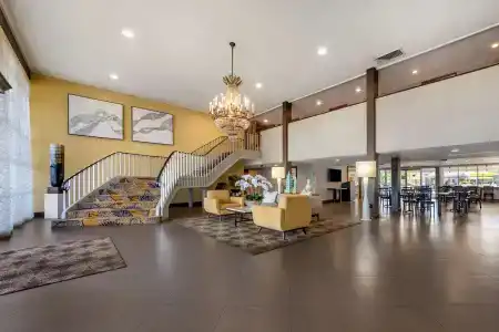 Best Western Palm Beach Lakes - 31