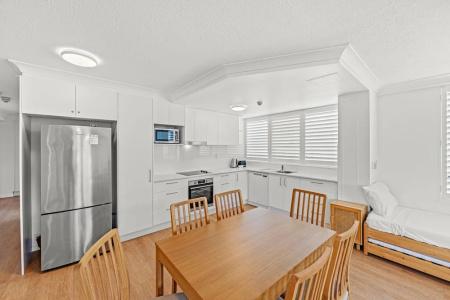 Burleigh Beach Tower - 38