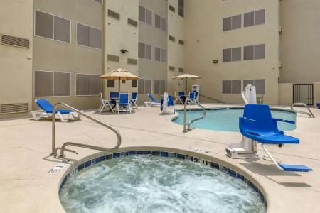 Comfort Inn & Suites Downtown - 18