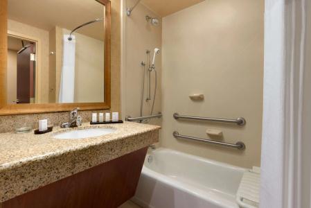 Embassy Suites East and Riverfront Conference Center - 9
