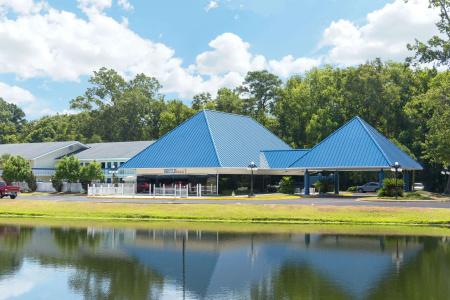 Days Inn by Wyndham Savannah Airport - 7