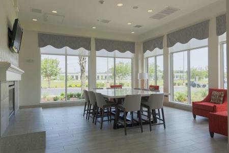 Hilton Garden Inn/Coastal Grand Mall - 7
