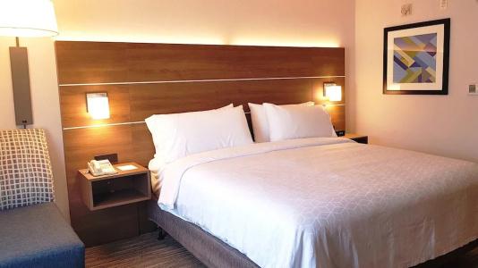 Holiday Inn Express and Suites, an IHG - 90