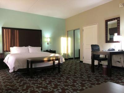 Hampton Inn & Suites Nashville at Opryland - 39