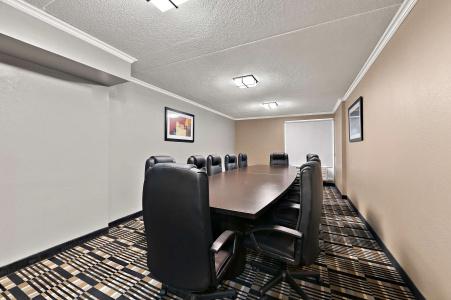 Best Western Plus North York & Suites - 17