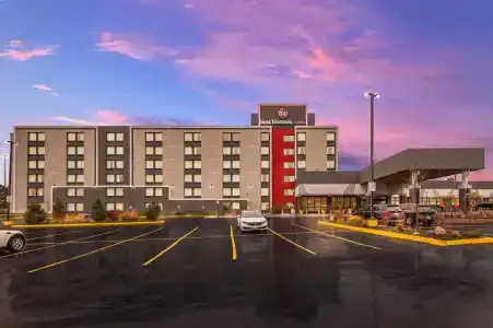 Best Western Plus North York & Suites - 22