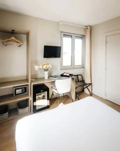 Hôtel Le Petit Castel - 28