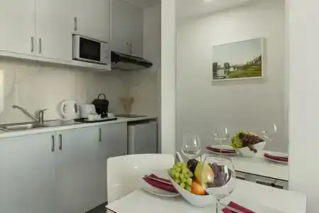 Art & Wine Studios and Apts - 119