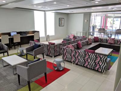 Best Western Plus Commerce - 16