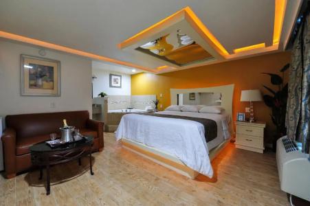 Romantic Inn & Suites - 35