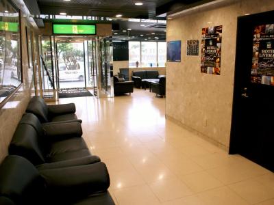 Livemax Naha - 1