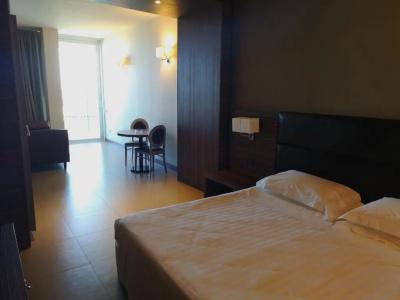 Waldorf Suite - 40
