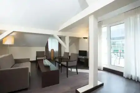 Nh Frankfurt Villa - 53