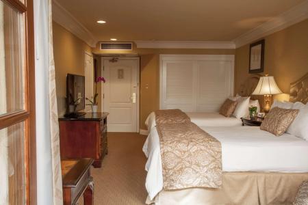 Best Western Plus Sunset Plaza - 3