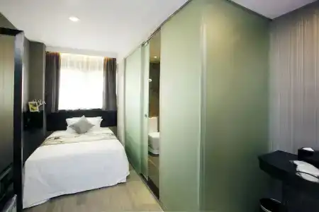Ibis North Point - 35