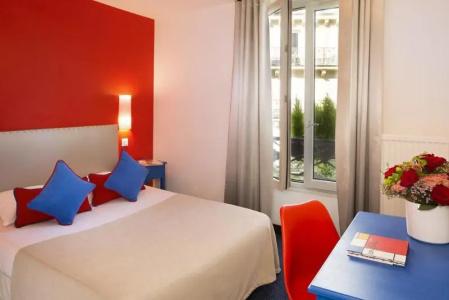 Hôtel Du Mont Dore Batignolles - 32