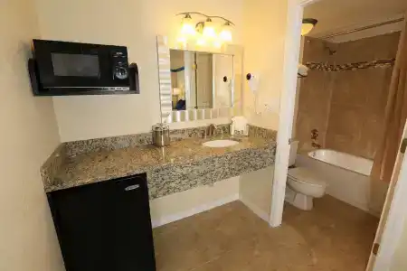 SureStay Plus by Best Western Orlando International Drive - 58