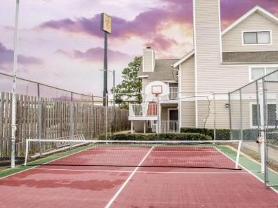 SureStay Studio by Best Western - 22
