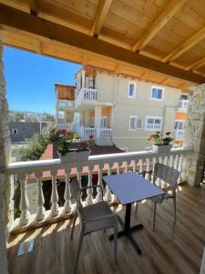 Rias Penthouse Suites - 74