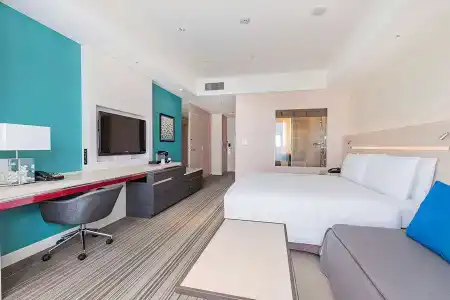 Hilton Okinawa Chatan Resort - 2