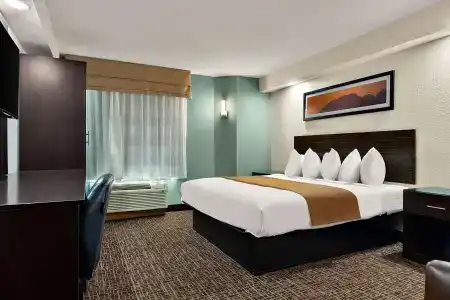 Quality Inn - 20
