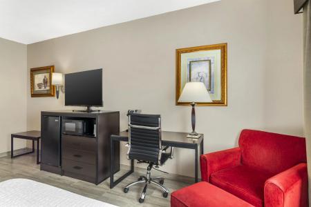 Best Western Plus Heritage Inn - 88