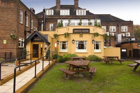 Premier Inn - Heaton Park - 0