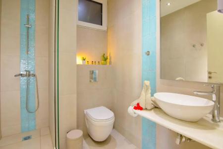 Bellevue Suites - 131
