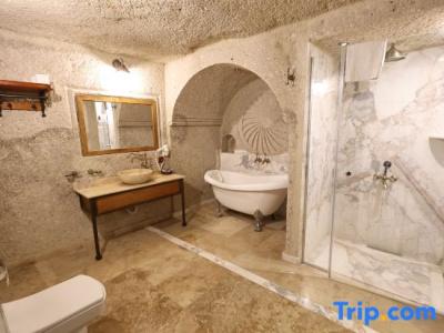 Sarnich Cave Suites - 180