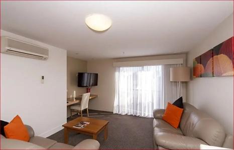 The Old Woolstore Apartment - 98