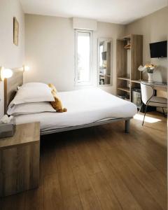 Hôtel Le Petit Castel - 32