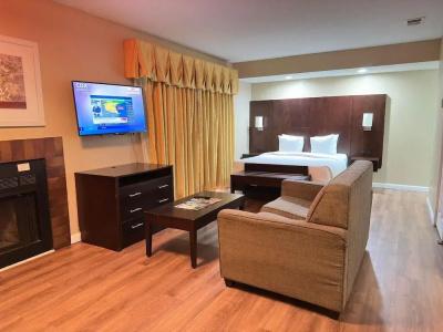 Hawthorn Suites East - 78