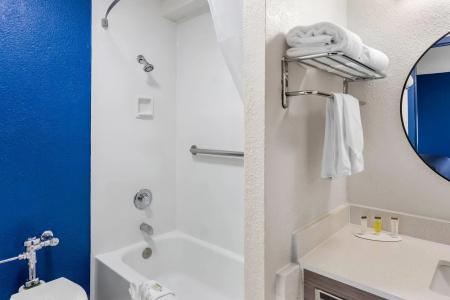 Super 8 by Wyndham Chicago IL - 21