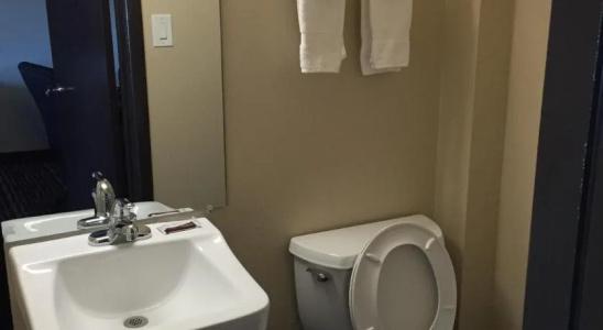 Economy Inn - 7